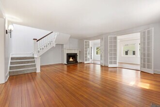 53 Indian Field Rd in Greenwich, CT - Building Photo - Building Photo