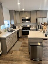 1121 1/2 N Berendo St in Los Angeles, CA - Foto de edificio - Building Photo