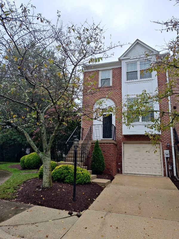 property at 15721 Ensleigh Ln