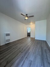 1327 Oak Street in Santa Monica, CA - Building Photo - Interior Photo