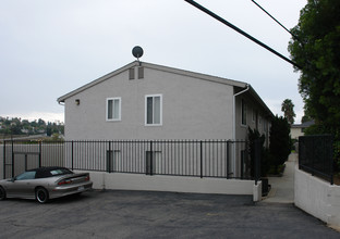 Bunker Hill Apartments in Fallbrook, CA - Building Photo - Building Photo