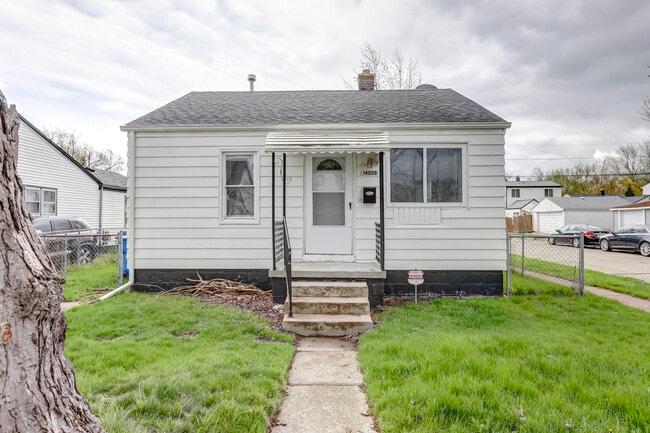 property at 14008 Hobart Ave