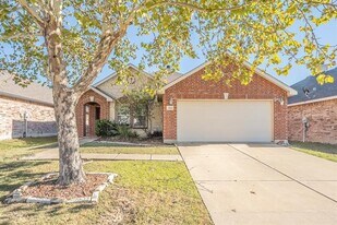 712 Grant St in Burleson, TX - Building Photo