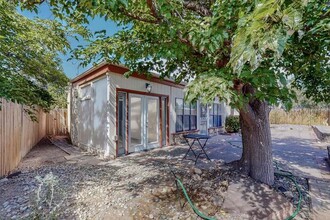 3208 Loma Vista Pl NE in Albuquerque, NM - Building Photo - Building Photo