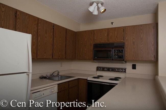 98-402-402 Koauka Loop in Aiea, HI - Building Photo - Building Photo