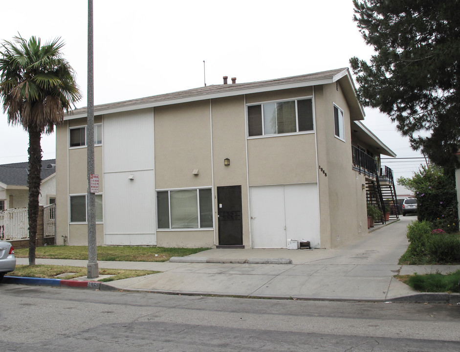 1968 Myrtle Ave in Long Beach, CA - Building Photo