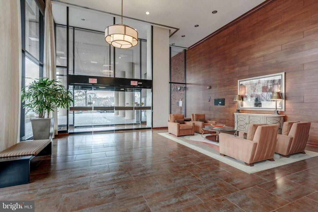 2555 Pennsylvania Ave NW-Unit -909 in Washington, DC - Building Photo