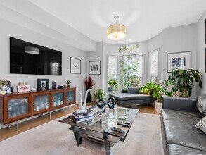 75 South St, Unit 2 in Boston, MA - Foto de edificio - Building Photo