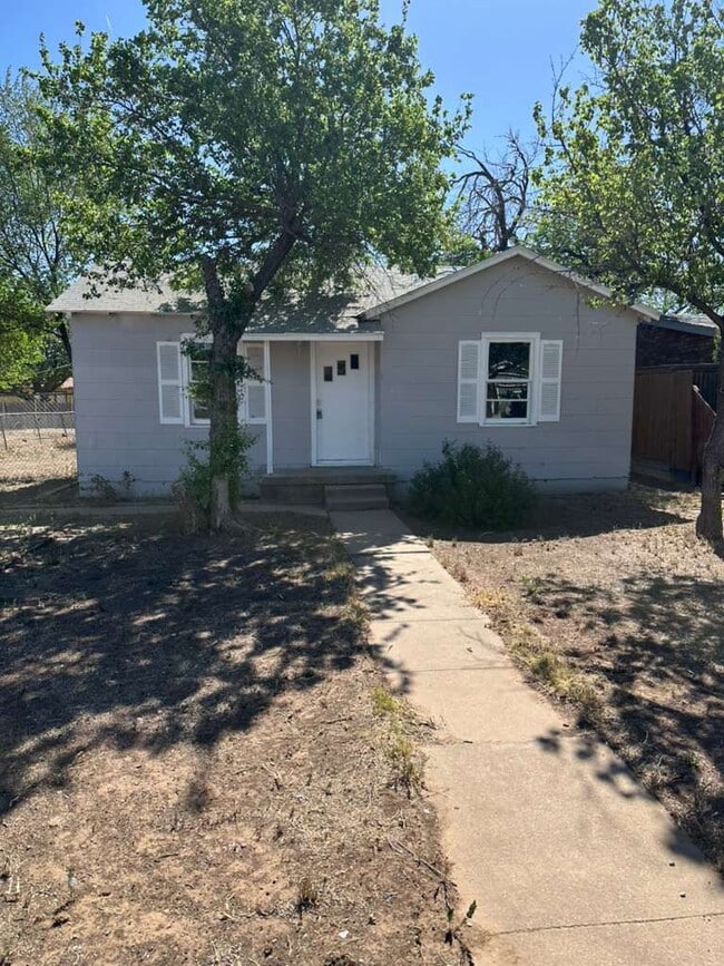 property at 1021 Pryor St