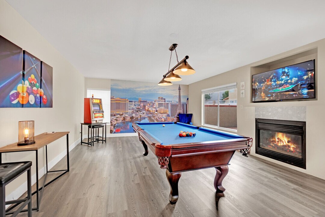 2845 Via Stella St in Henderson, NV - Building Photo