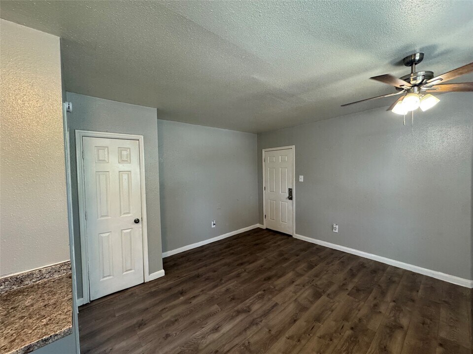 2705 Lorraine St in Houston, TX - Building Photo