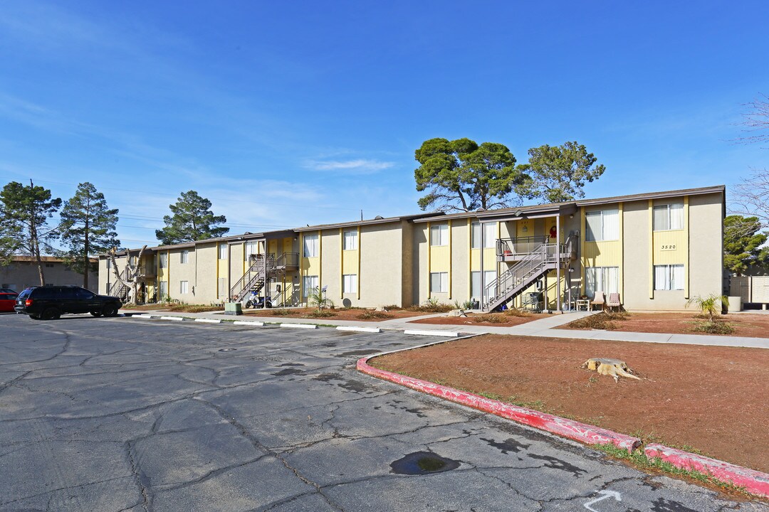 Sun Garden Apartments in Las Vegas, NV - Building Photo