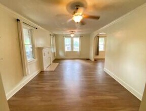 19 Hollywood Ct in Columbia, SC - Building Photo - Building Photo