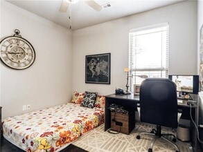 130 Cisterna Dr in Centerton, AR - Building Photo - Building Photo