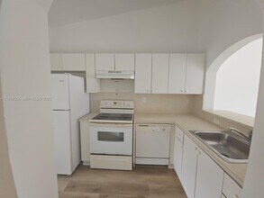 1241 SE 29th St in Homestead, FL - Building Photo - Building Photo