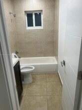 407 SE 9th Ct-Unit -1 in Hallandale Beach, FL - Building Photo - Building Photo