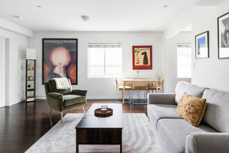 2828 Reservoir St in Los Angeles, CA - Building Photo - Interior Photo