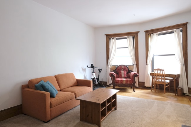 217 W 70th St in New York, NY - Building Photo - Building Photo