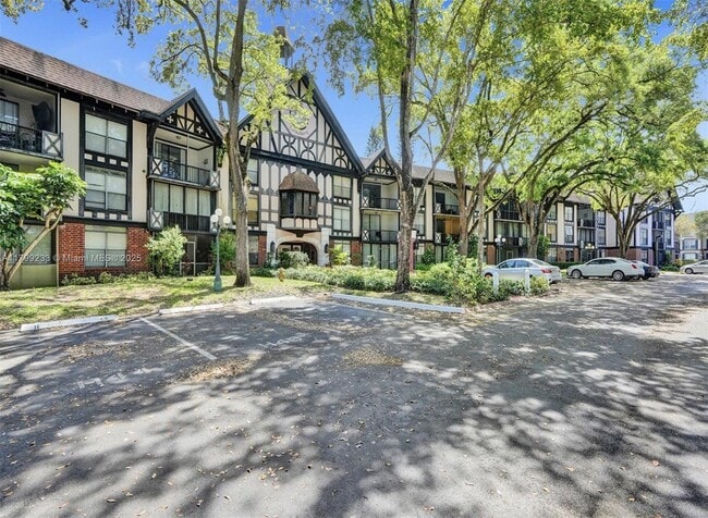 property at 3730 Inverrary Dr