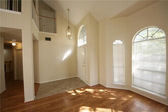 7608 Tovar Dr in Austin, TX - Building Photo - Building Photo