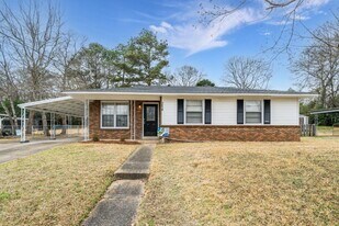 1216 Beechdale Rd in Montgomery, AL - Building Photo