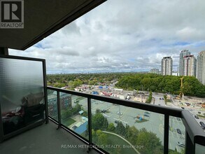 68-2068 Grangeway Ave in Toronto, ON - Building Photo - Building Photo