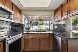 9300 E Kalil Dr in Scottsdale, AZ - Building Photo - Building Photo