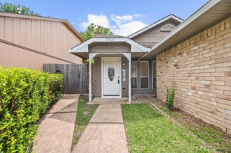 8506 Ashlawn Dr in Houston, TX - Building Photo - Building Photo