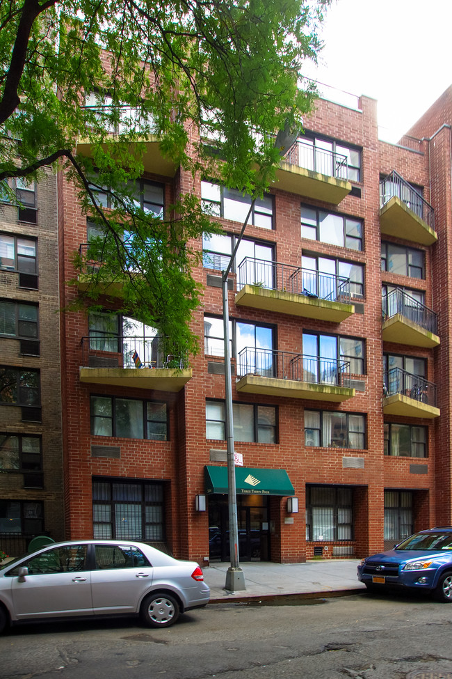 334 East 74th Street in New York, NY - Foto de edificio - Building Photo