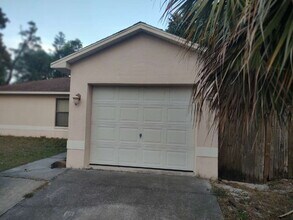 11050 Pickering Ln in Port Richey, FL - Building Photo - Building Photo