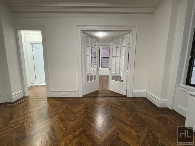 WEST 58 STREET in New York, NY - Building Photo - Building Photo