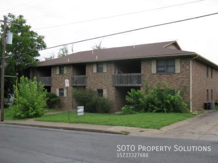 611 W Washington St in Jackson, MO - Building Photo