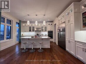 51 Bridgepointe Ct in Aurora, ON - Building Photo - Building Photo