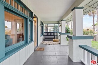 1728 W 39th St in Los Angeles, CA - Building Photo - Building Photo