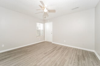 5104 Southside Dr in North Charleston, SC - Building Photo - Building Photo