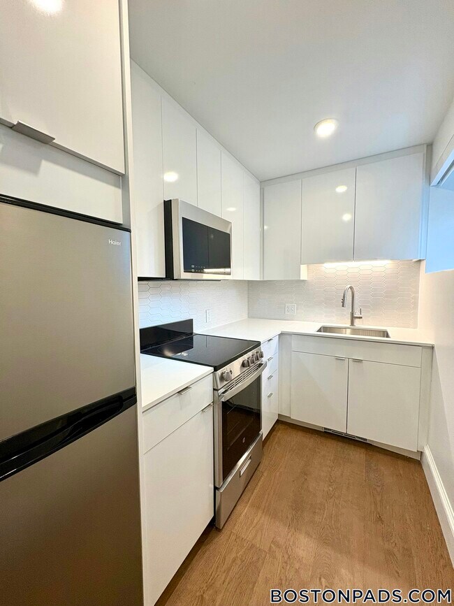 1200 Massachusetts Ave in Cambridge, MA - Building Photo - Building Photo