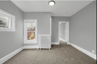 1055 7th St W, Unit 2 Bed 1 Bath large Deck in St. Paul, MN - Building Photo - Building Photo