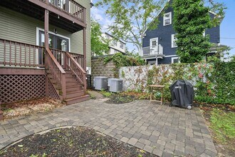 8 Greenleaf Ave in Medford, MA - Building Photo - Building Photo