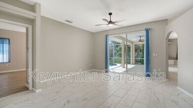4010 Green Tree Ave in Sarasota, FL - Building Photo - Building Photo