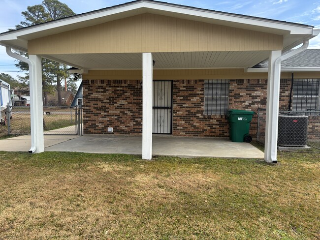 4137 Charles St in Moss Point, MS - Building Photo - Building Photo