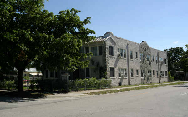 1956 Adams St in Hollywood, FL - Building Photo