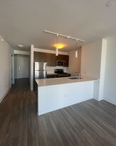 667 N Wells St, Unit 3011 in Chicago, IL - Building Photo