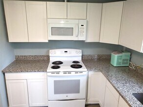 8412 Avenue L-Unit -B in Santa Fe, TX - Building Photo - Building Photo