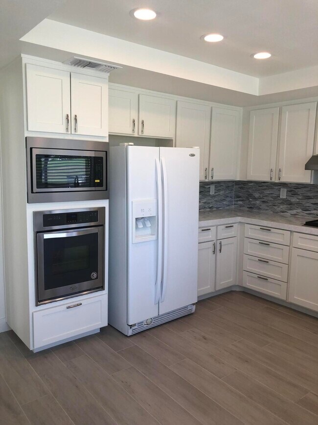 97 Torremolinos Dr in Rancho Mirage, CA - Foto de edificio - Building Photo