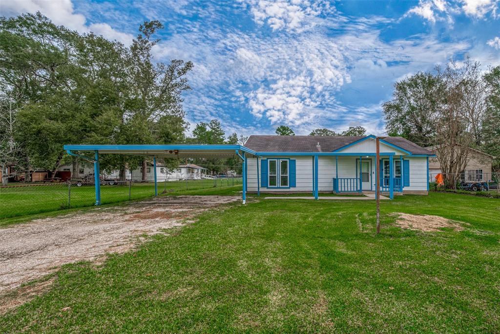 20372 Oakshade Dr in New Caney, TX - Building Photo