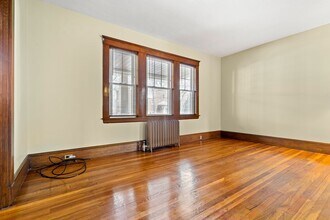 142 Oakland St in Malden, MA - Building Photo - Building Photo