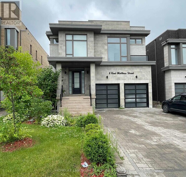 8 Kent Matthew St in Richmond Hill, ON - Building Photo
