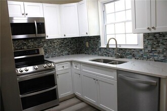 1235 Sweet Pine Dr in Norcross, GA - Building Photo - Building Photo