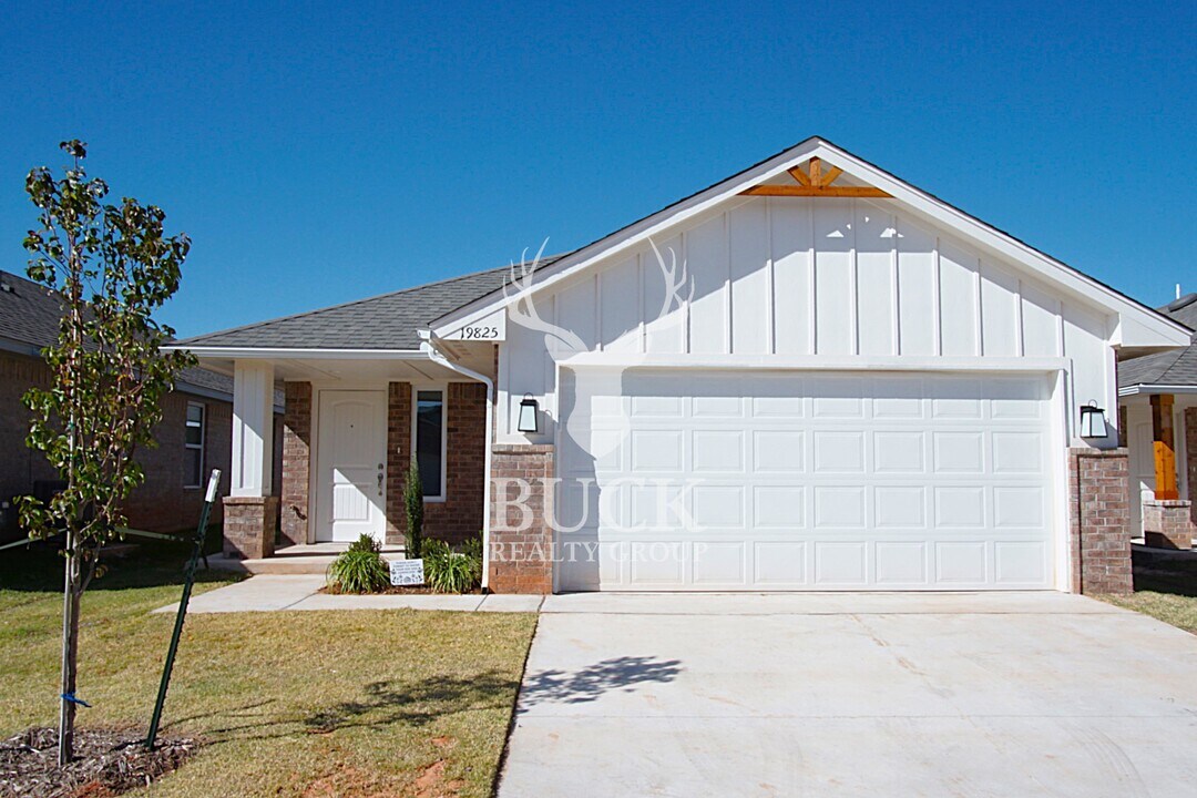 19825 Taggert Dr in Edmond, OK - Building Photo