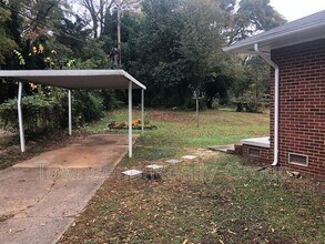 3649 Dresden Dr E in Charlotte, NC - Building Photo - Building Photo